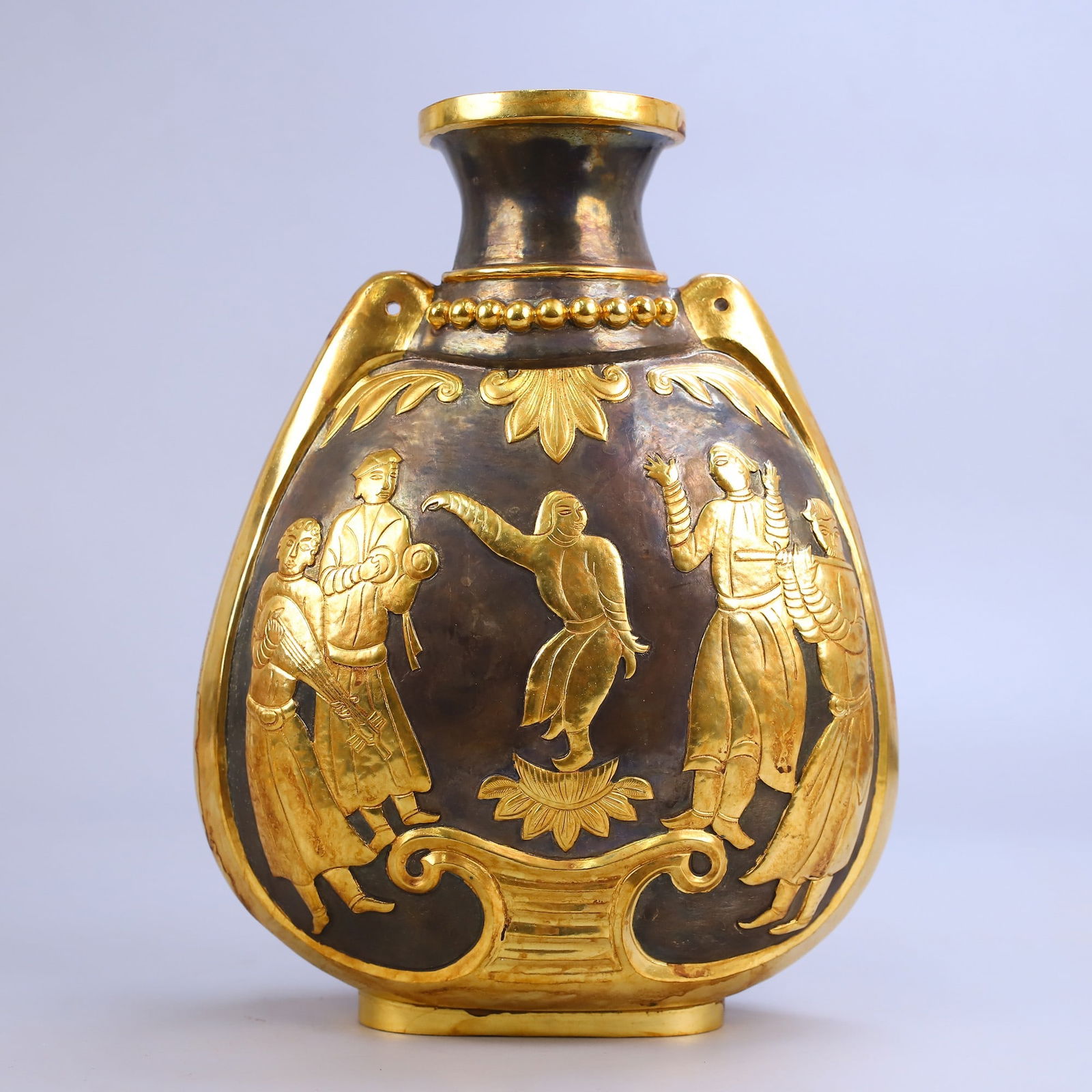 A Exquisite Bronze Gilt Human Pattern Vase (1 of 10)