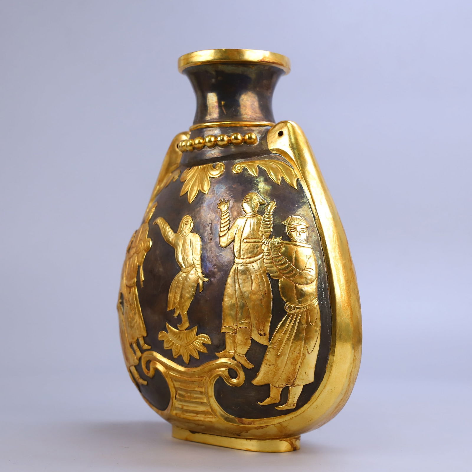 A Exquisite Bronze Gilt Human Pattern Vase - 2