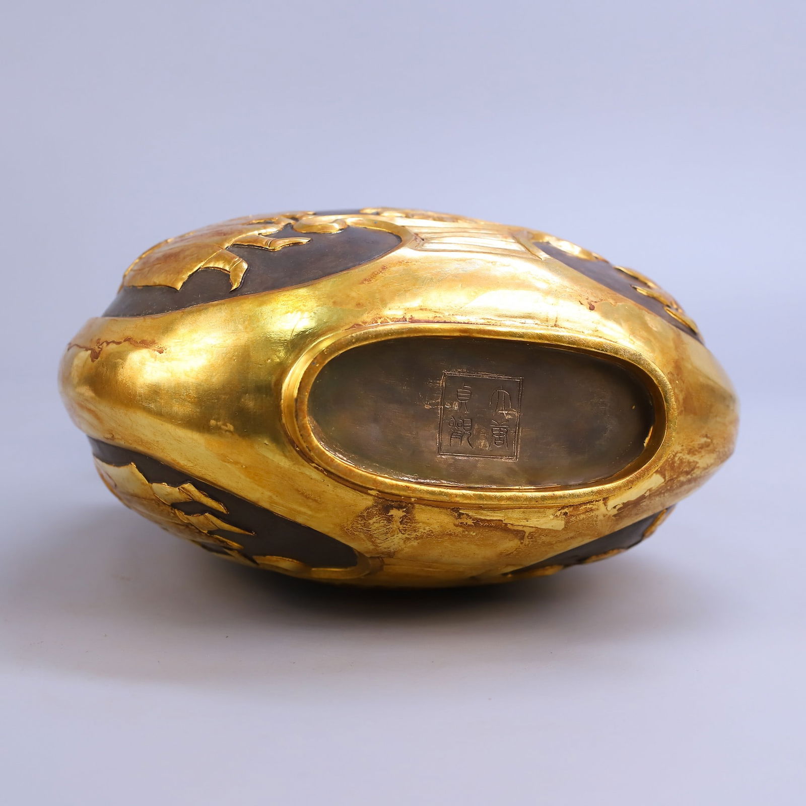 A Exquisite Bronze Gilt Human Pattern Vase - 6