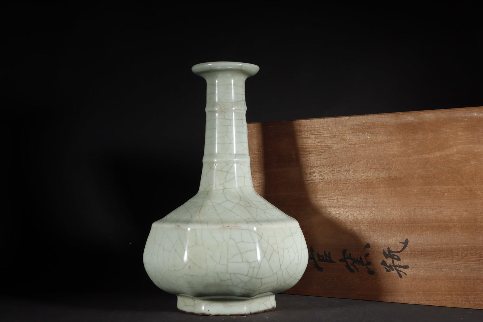 A Exquisite Guan Kiln Celadon Glazed Vase (1 of 9)
