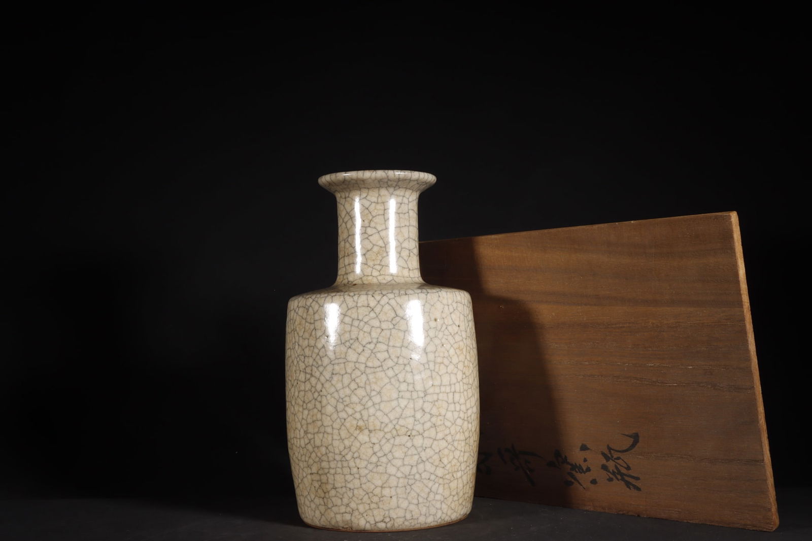 A Exquisite Ge Kiln Beige Glazed Vase: A Exquisite Ge Kiln Beige Glazed Vase,Song Dynasty, China,Size:8.6inx4.7in 哥窑米黄釉瓶,中国宋代