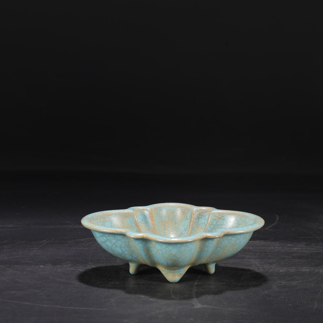 A Exquisite Ru yao Sky Blue Glazed ice Crackle Pattern Brush Washer: A Exquisite Ru yao Sky Blue Glazed ice Crackle Pattern Brush Washer.Song Dynasty, China.Size:2.4inx7.9inx6.9in 