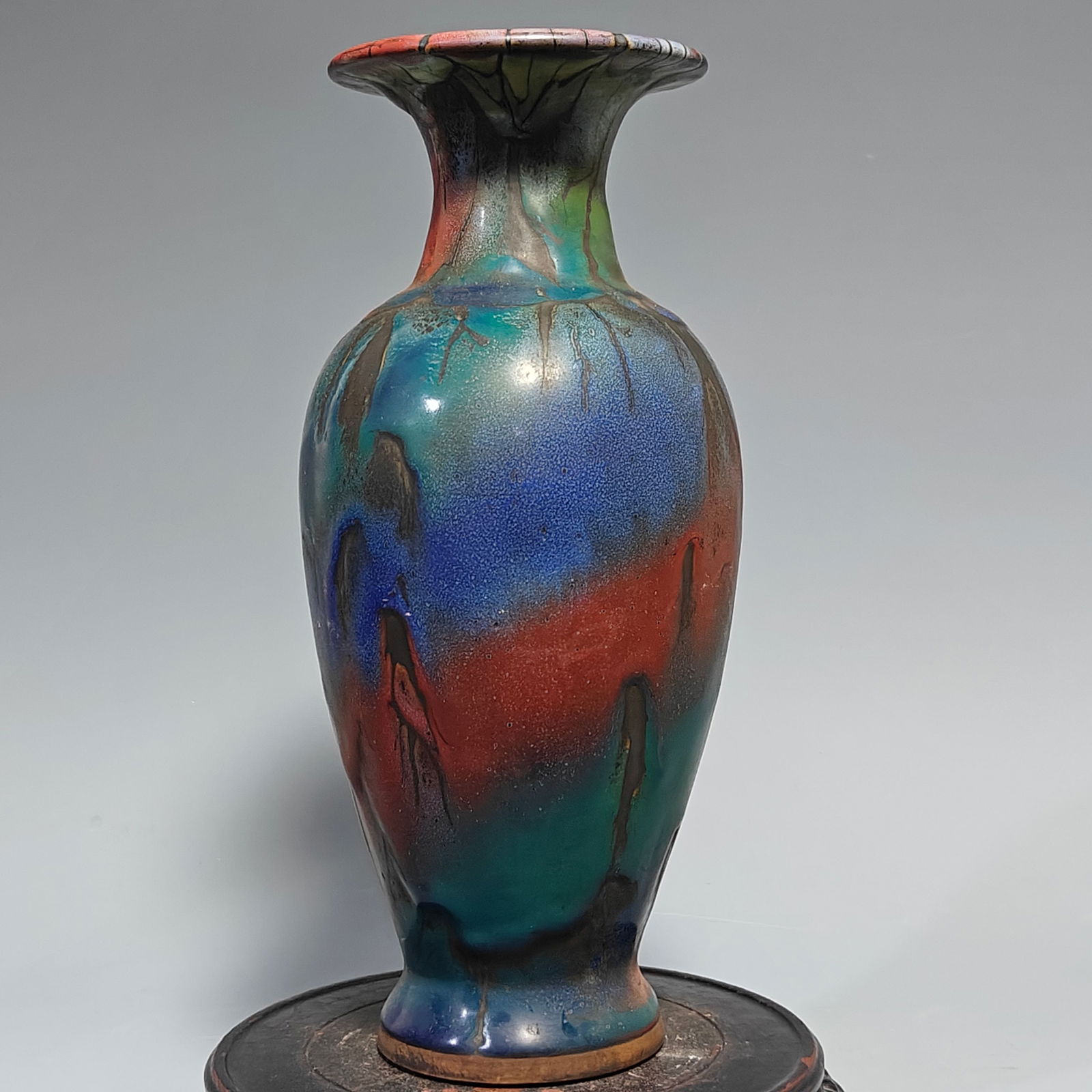 A Exquisite Jun yao Porcelain Flambe Glazed Peacock Glazed Earthworm Trail Pattern Vase: A Exquisite Jun yao Porcelain Flambe Glazed Peacock Glazed Earthworm Trail Pattern Vase,Song Dynasty, China,With Mark,Size:13.8inx5.3in 窑钧瓷窑变孔雀釉