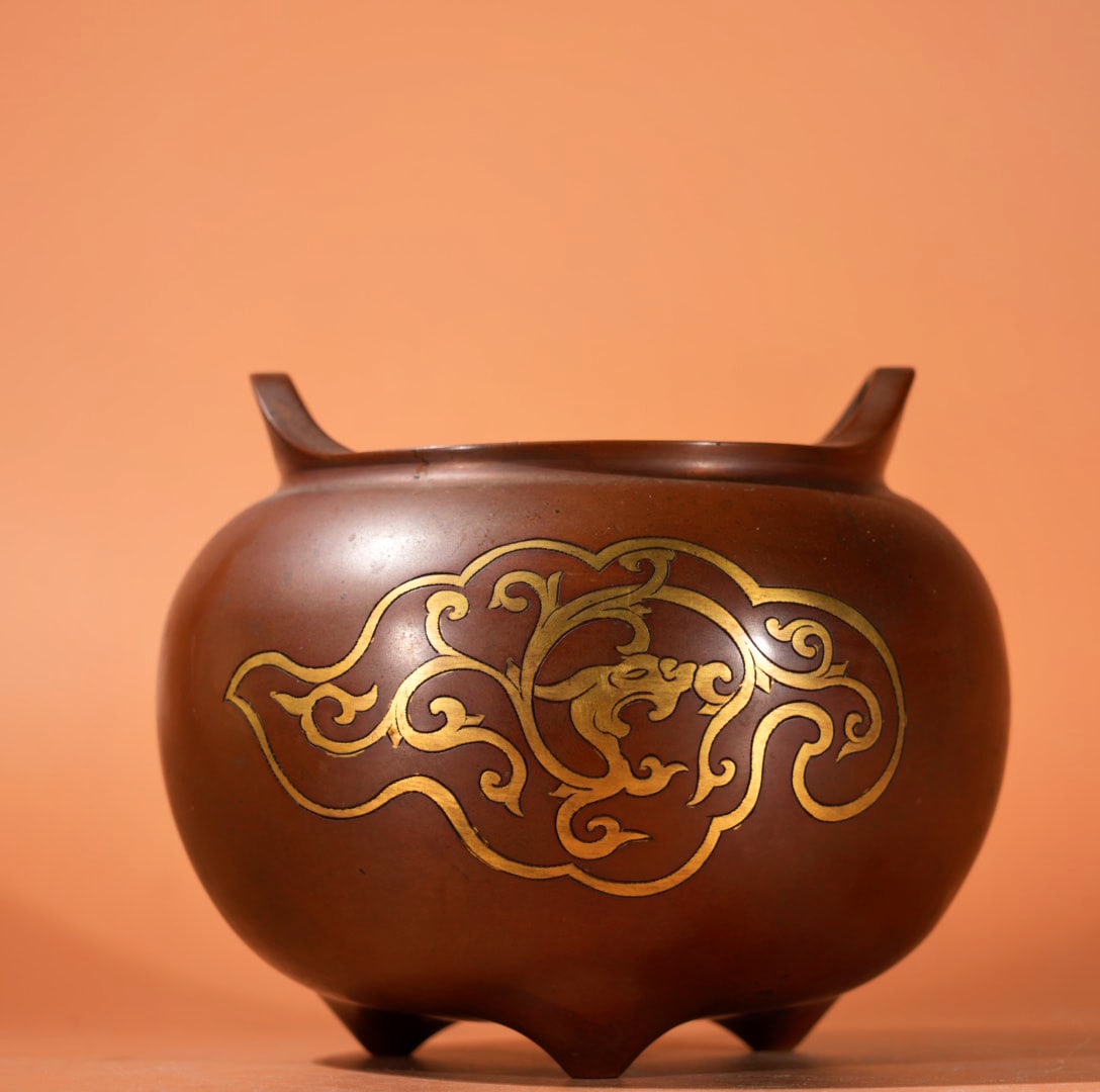 A Exquisite Gilt Bronze Dragon-Ears Censer: A Exquisite Gilt Bronze Dragon-Ears Censer,Ming Dynasty, China,Xuande Four-character Mark,Size:3.5inx3.3in,Weight:2120g 