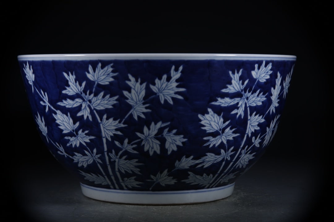Blue and White Bamboo Pattern Bowl: Blue and White Bamboo Pattern Bowl,Qianlong Dynasty, China,Kangxi Six-character Mark,Size:6.7inx13.6in 