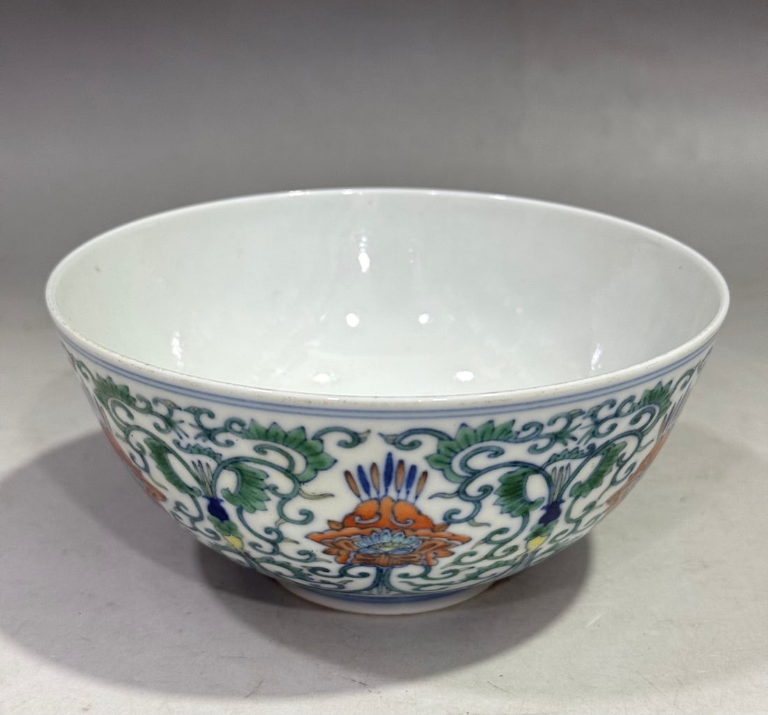 A Exquisite Doucai Interlocking Lotus Pattern Bowl (1 of 9)