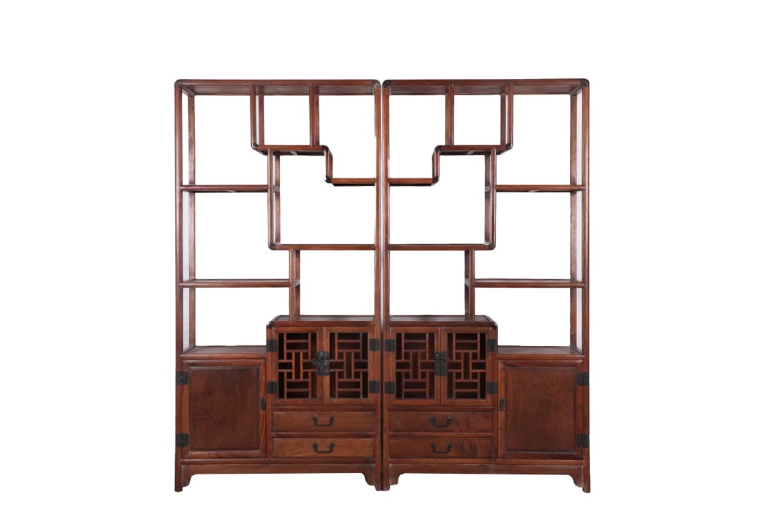 A Exquisite Huanghuali Wood Shelving unit: A Exquisite Huanghuali Wood Shelving unit,Qing Dynasty, China,Size:39.4inx14.2inx78.7in 黄花梨博古架,中国清代