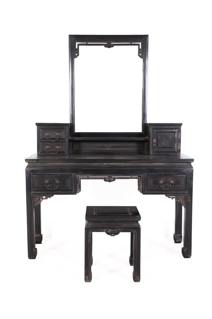 A Exquisite Zitanwood Dressing Table: A Exquisite Zitanwood Dressing Table,Qing Dynasty, China,Size:49.2inx18.5inx67.7in 紫檀木梳妆台,中国清代