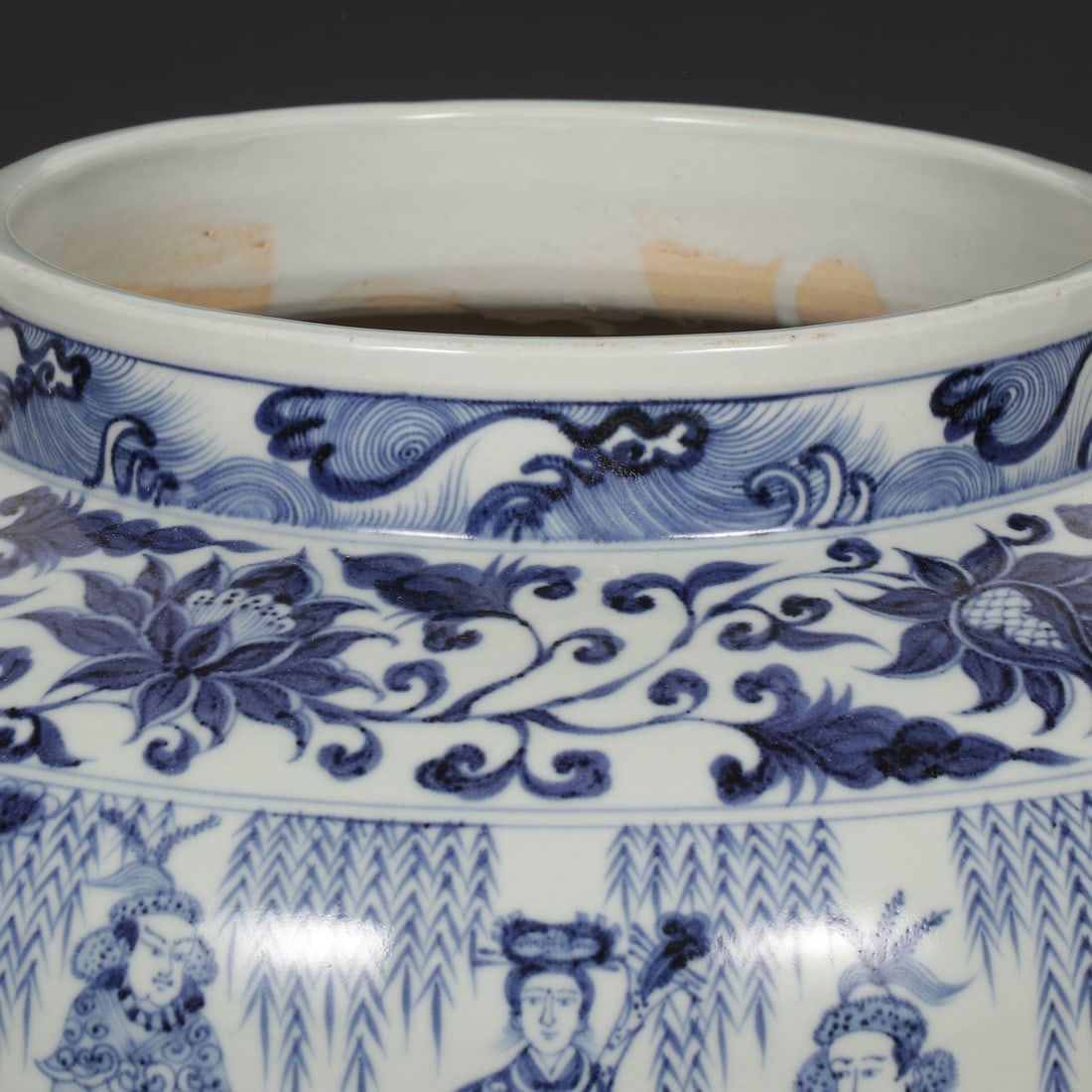 A Exquisite Blue and White Figure Pattern Jar - 2