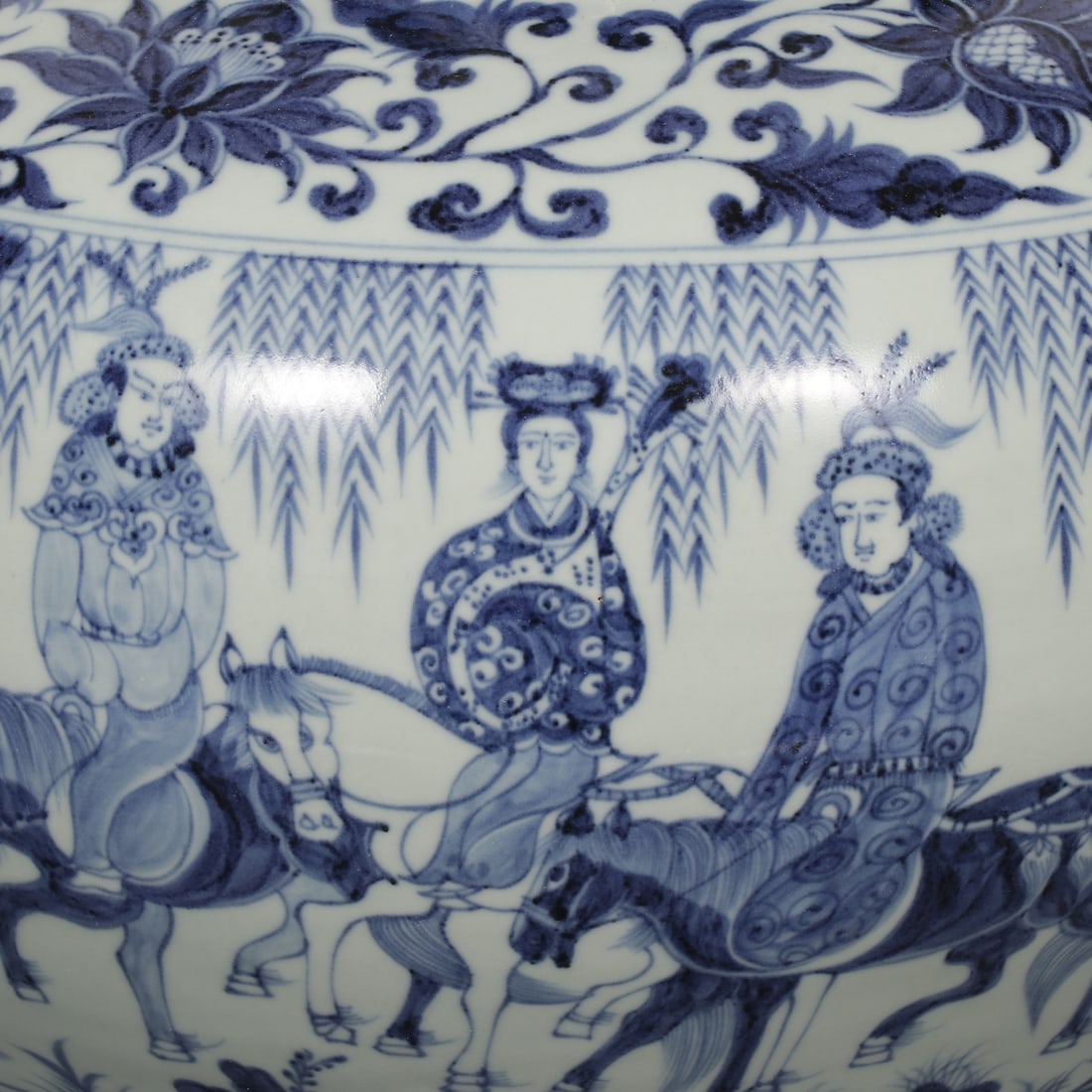 A Exquisite Blue and White Figure Pattern Jar - 3