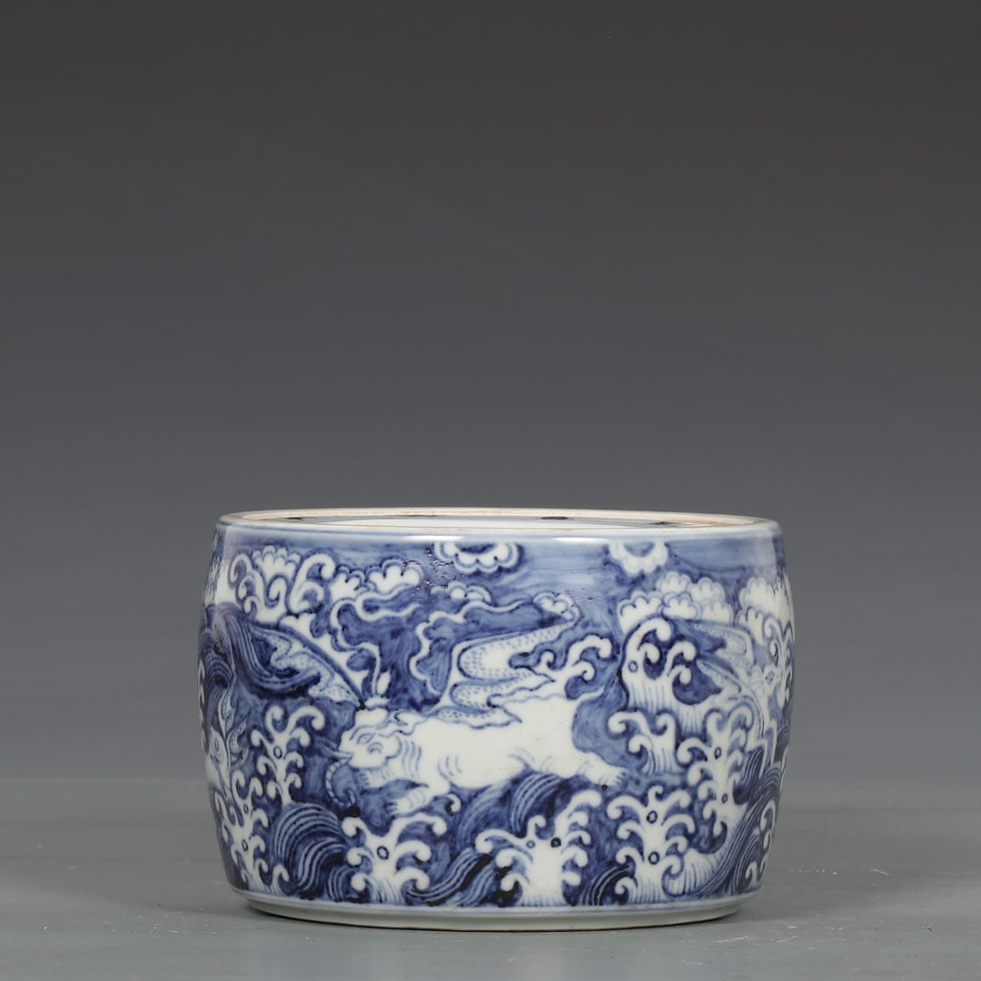 A Exquisite Blue and White Auspicious Beast Pattern Jar: A Exquisite Blue and White Auspicious Beast Pattern Jar,Ming Dynasty, China,Xuande Six-character Mark,Size:3.7inx5.4inx5.1in 