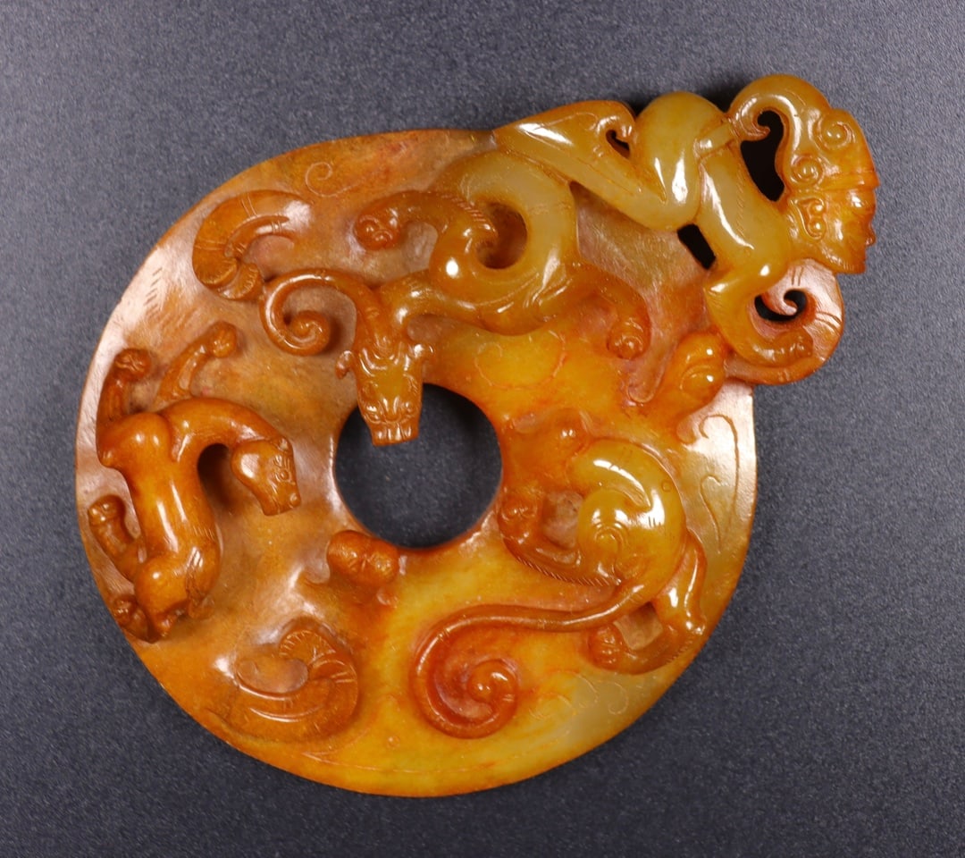A Exquisite Hetian Jade Dragon Pattern Jade Bi - 4