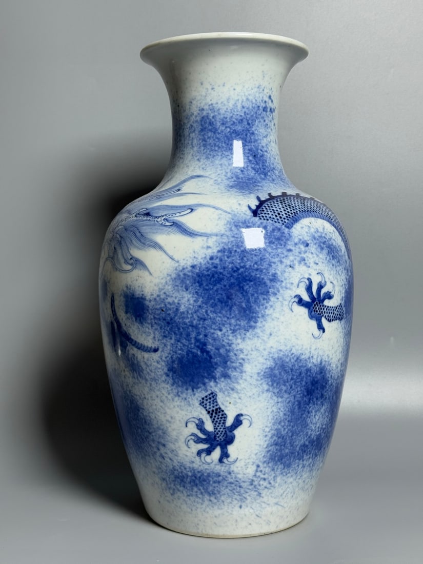 A Exquisite Blue and White Dragon Pattern Vase - 2