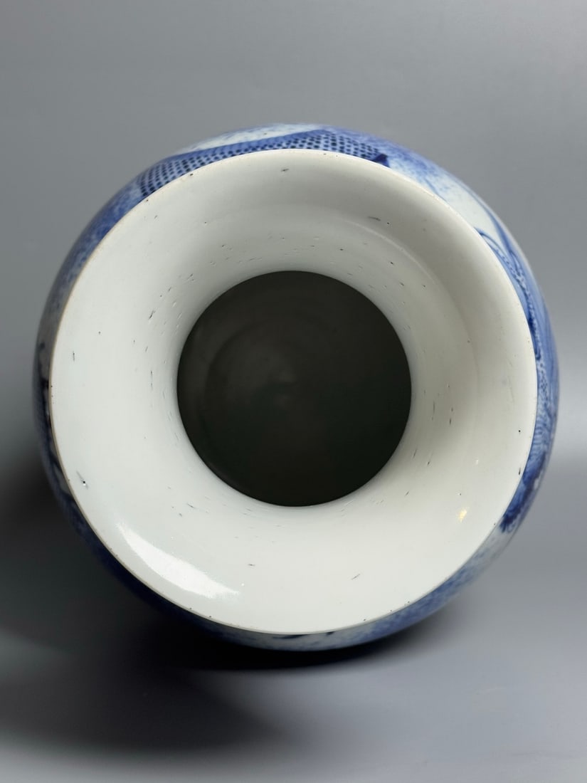 A Exquisite Blue and White Dragon Pattern Vase - 5