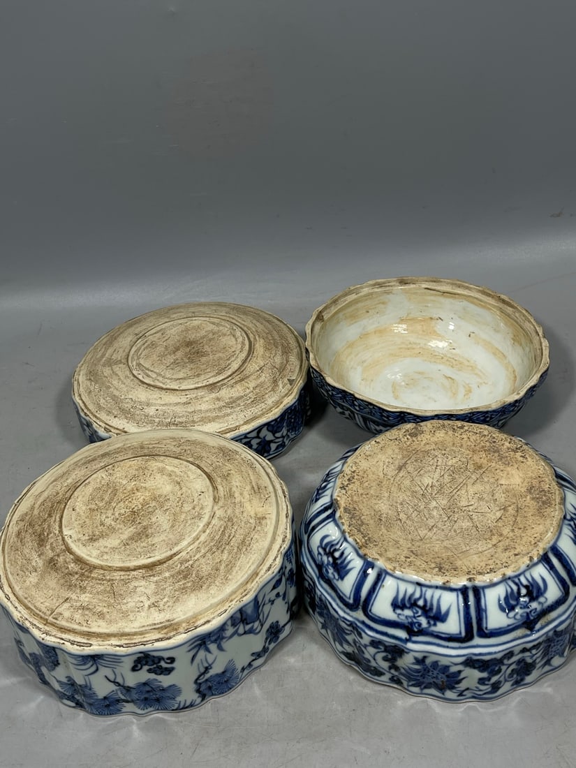 Blue and White Flower Pattern Jar - 9