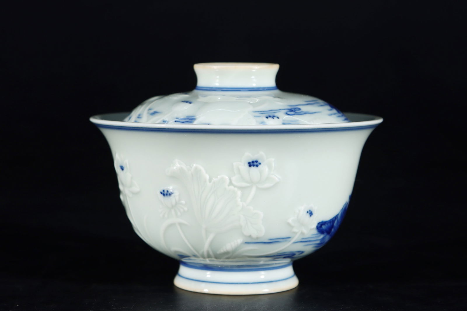 A Exquisite Blue and White Flower and Bird Pattern Bowl: A Exquisite Blue and White Flower and Bird Pattern Bowl,Qing Dynasty, China,Yongzheng Six-character Mark,Size:3.1inx3.5in 