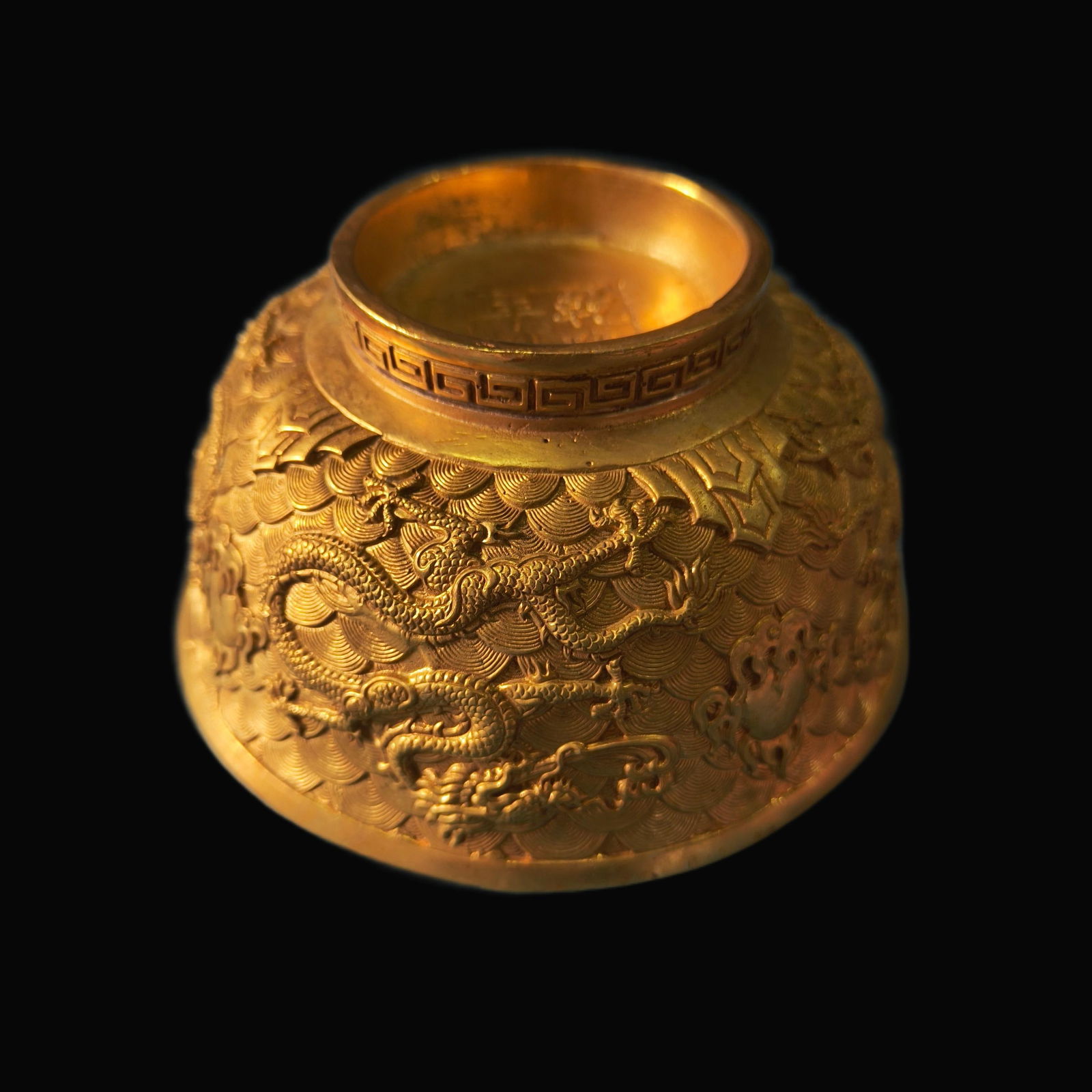 A Exquisite Bronze Gilt Dragon Pattern Bowl: A Exquisite Bronze Gilt Dragon Pattern Bowl,Qing Dynasty, China,Qianlong Four-character Mark,Size:3.9inx3.5inx3.5in,Weight:500g 
