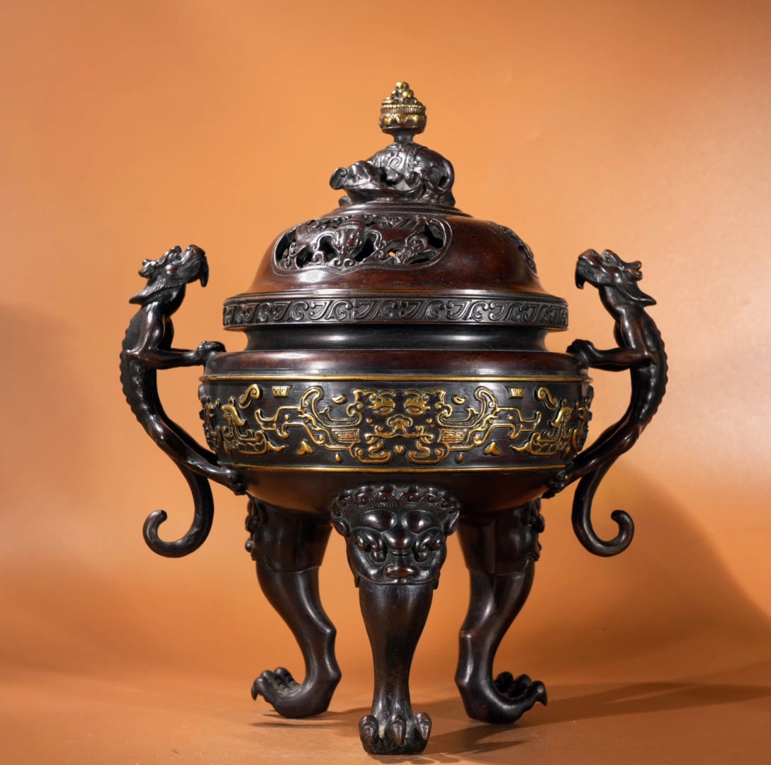 A Exquisite Gilt Bronze Beast-Ears Censer: A Exquisite Gilt Bronze Beast-Ears Censer,Ming Dynasty, China,Xuande Four-character Mark,Size:11.4inx6in,Weight:5805g 