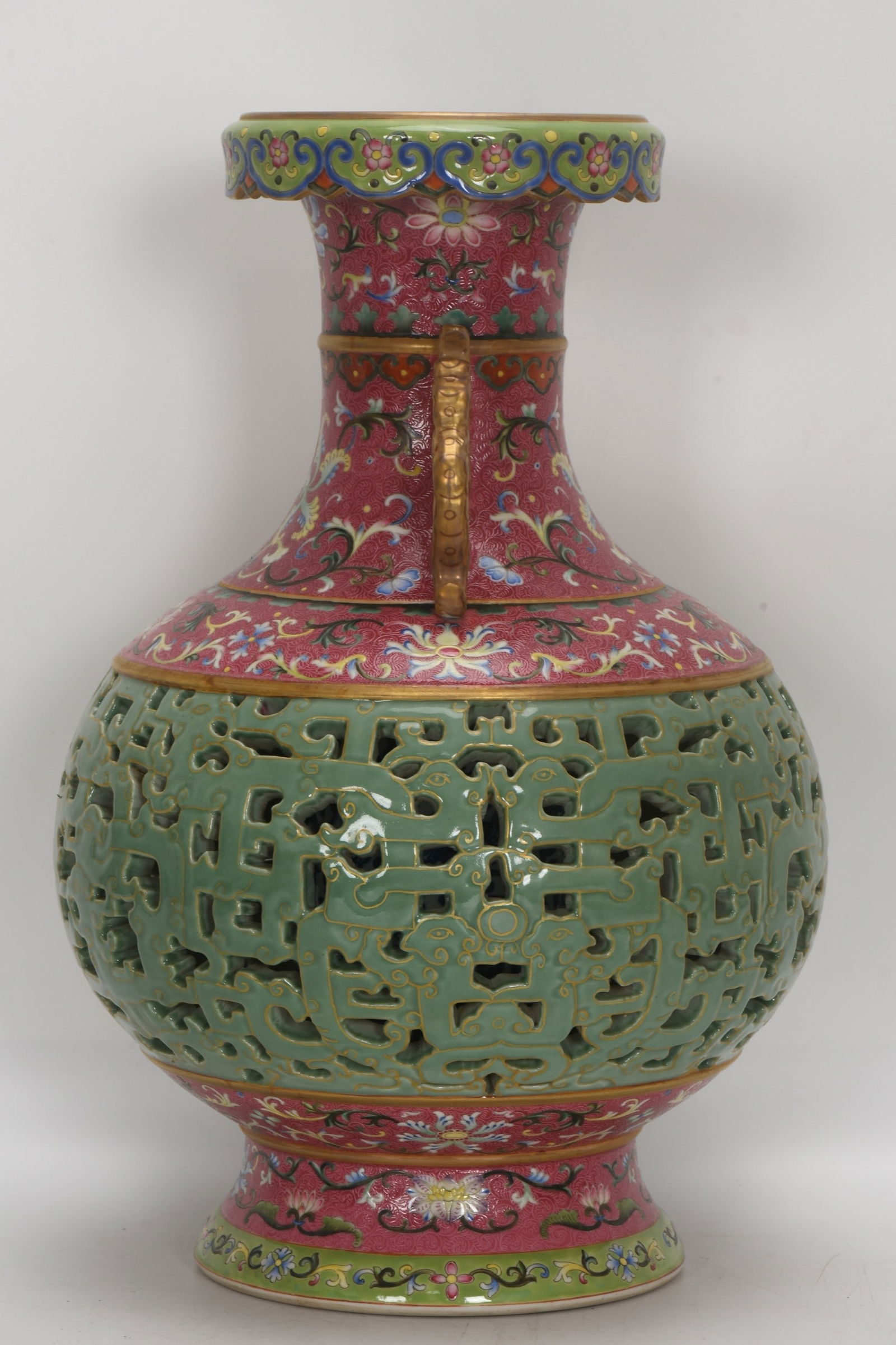 A Exquisite Celadon-Glazed Gilt Interlocking Lotus-Pattern Double-Ears Vase - 2