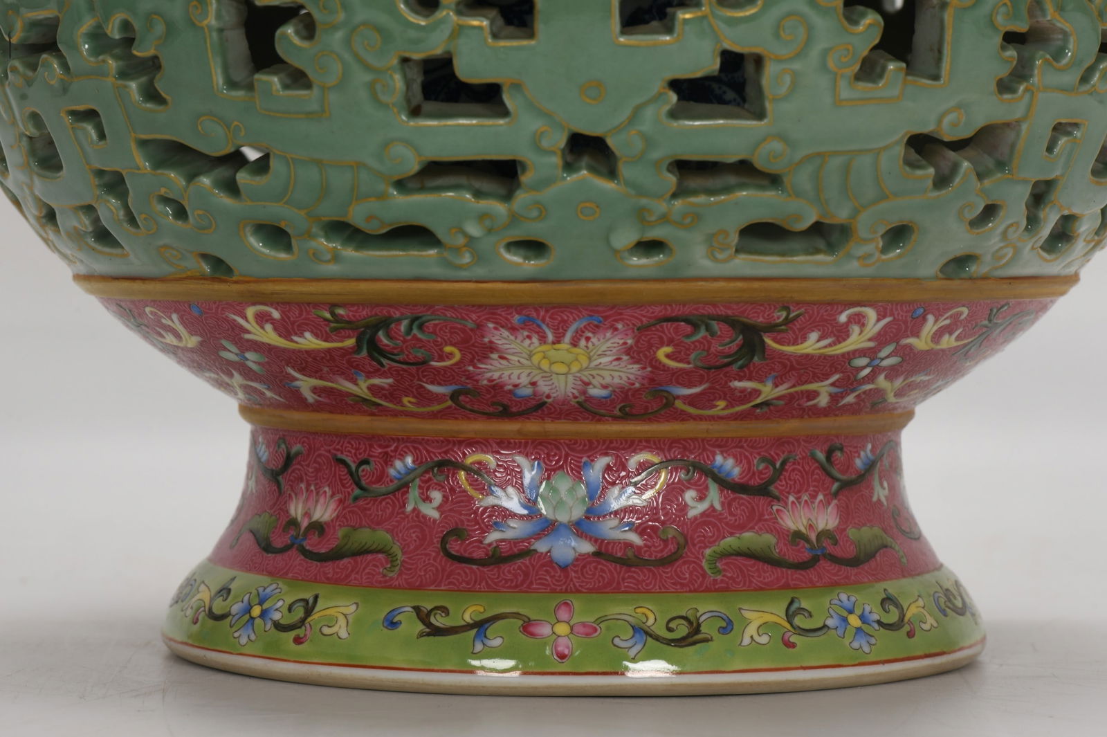 A Exquisite Celadon-Glazed Gilt Interlocking Lotus-Pattern Double-Ears Vase - 6