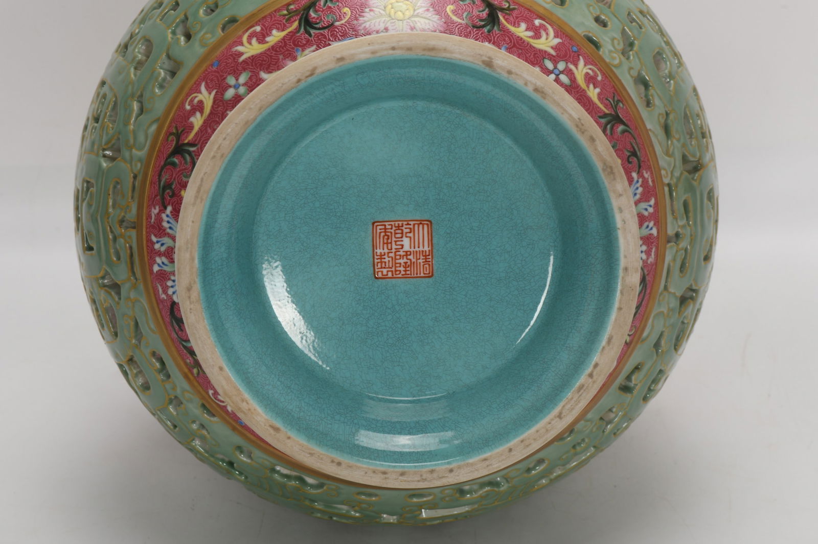 A Exquisite Celadon-Glazed Gilt Interlocking Lotus-Pattern Double-Ears Vase - 8