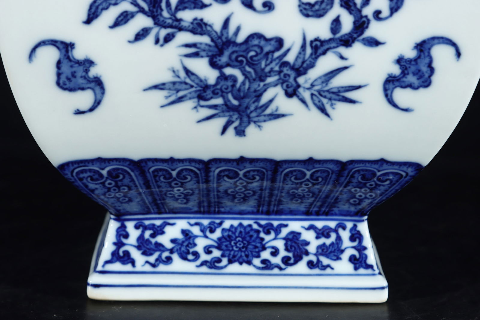 A Exquisite Blue and White Lotus Pattern Pattern Vase: A Exquisite Blue and White Lotus Pattern Pattern Vase,Qing Dynasty, China,Qianlong Six-character Mark,Size:13.7inx7.5in 青花缠枝莲纹瓶,中国清