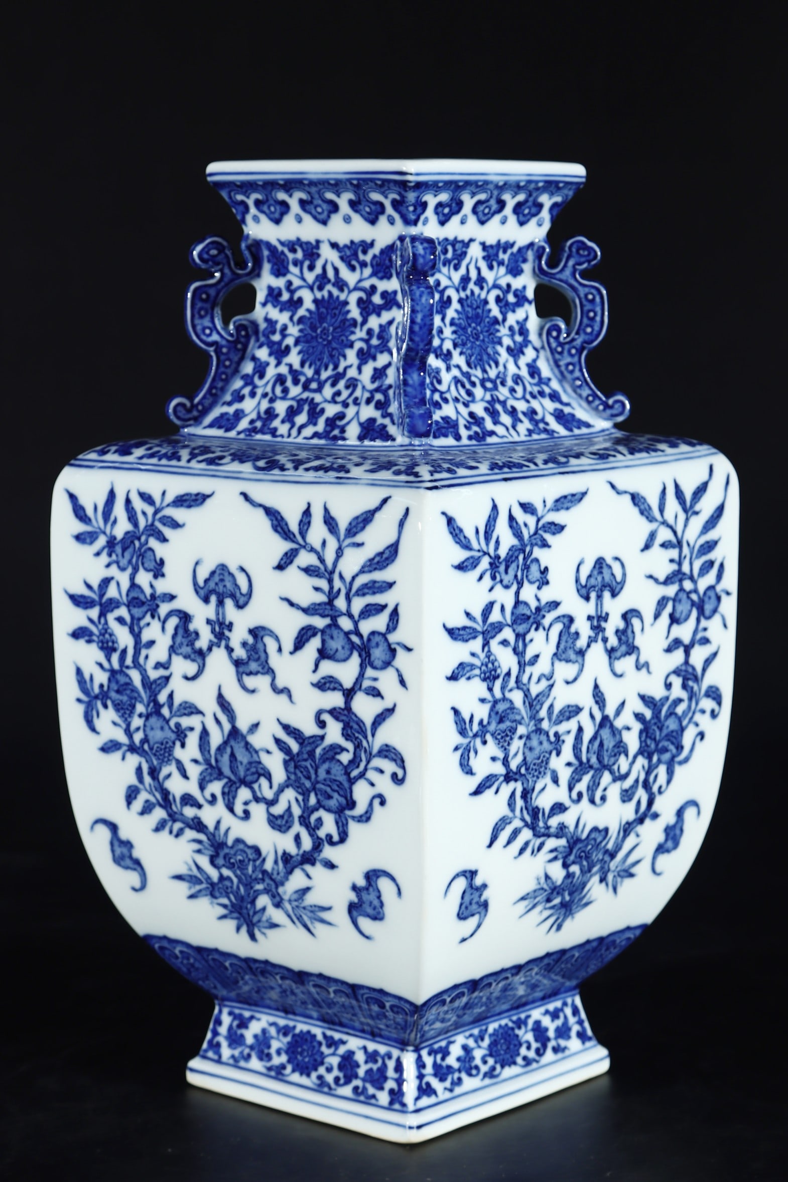 A Exquisite Blue and White Lotus Pattern Pattern Vase - 5