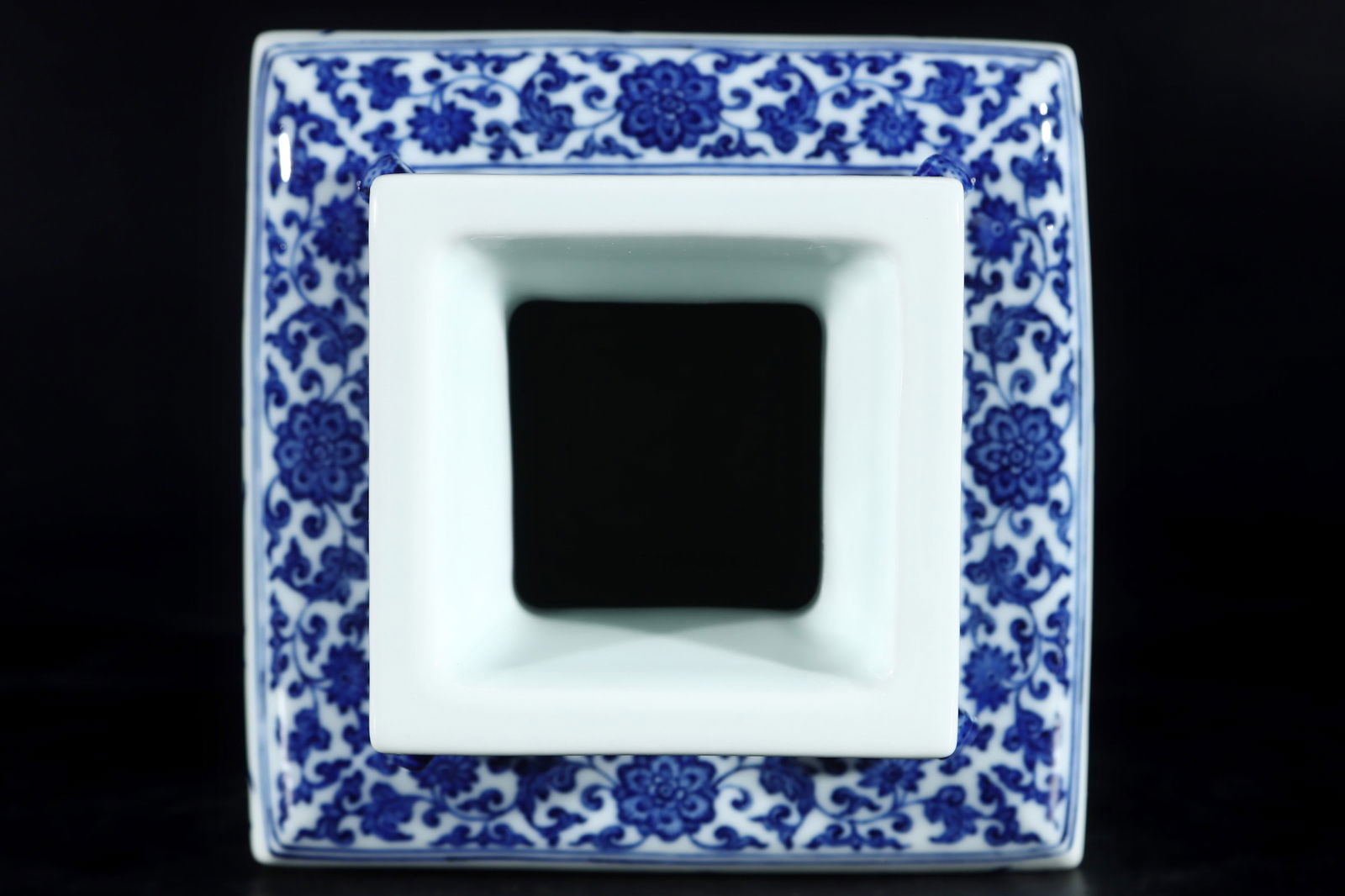 A Exquisite Blue and White Lotus Pattern Pattern Vase - 6