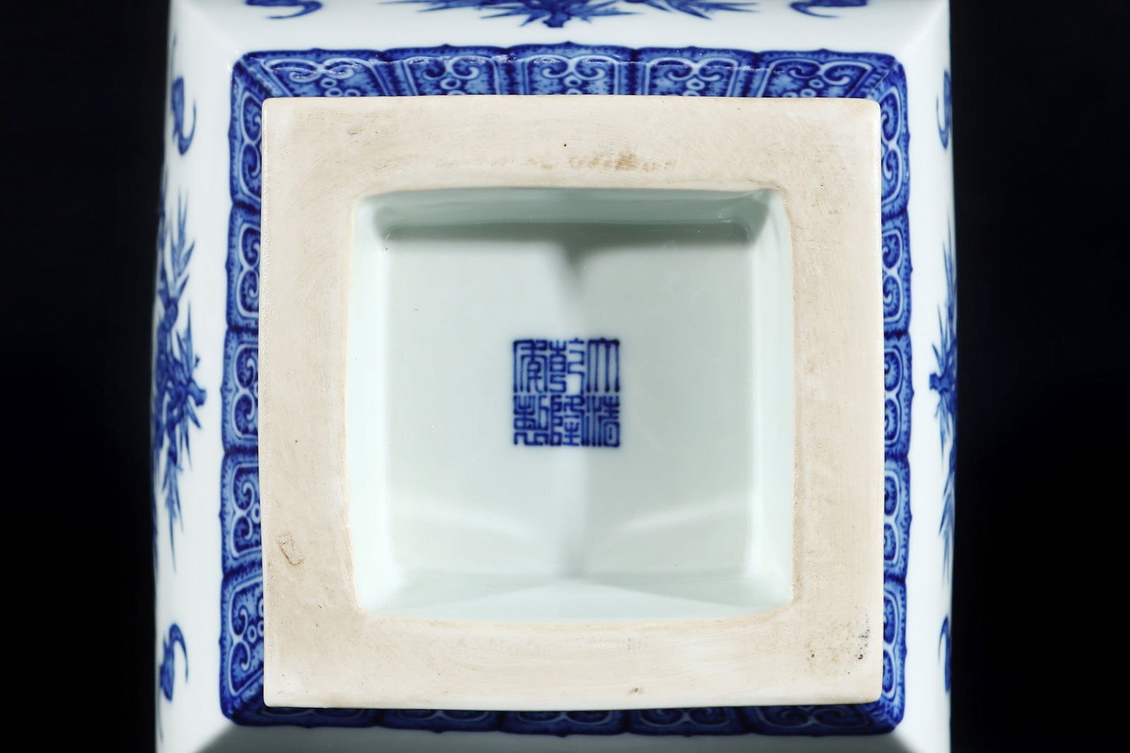 A Exquisite Blue and White Lotus Pattern Pattern Vase - 8