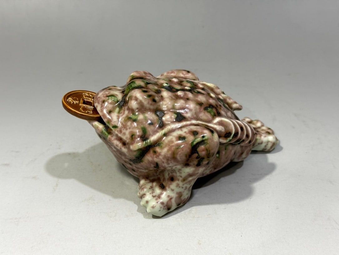 A Exquisite Flambe Glazed Golden Toad Ornament: A Exquisite Flambe Glazed Golden Toad Ornament,Qing Dynasty, China,Qianlong Six-character Mark,Size:2.6in5.5in 