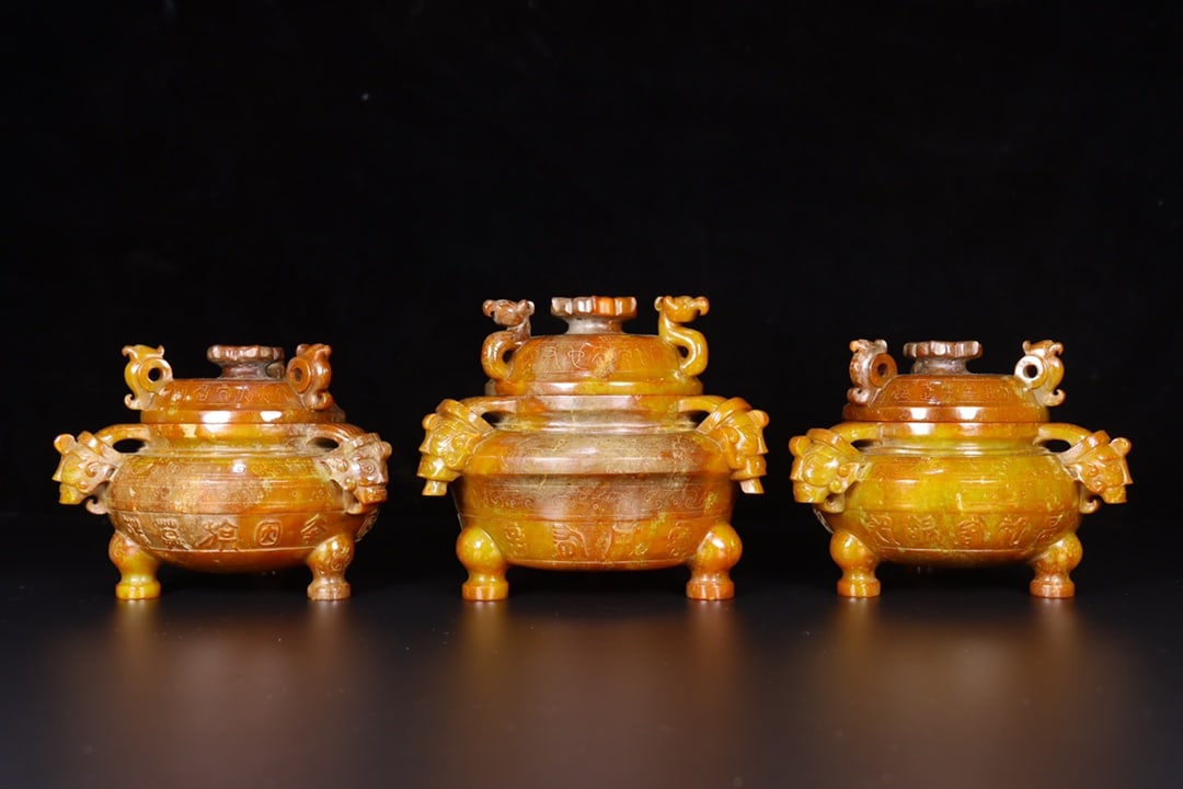 A Set of Exquisite Hetian Jade Censer (1 of 9)