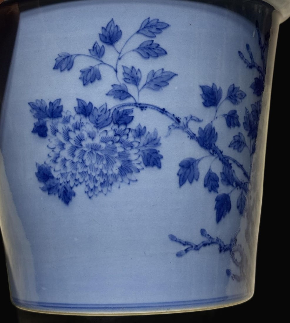 A Exquisite Blue and White Flower Pattern Basin - 3