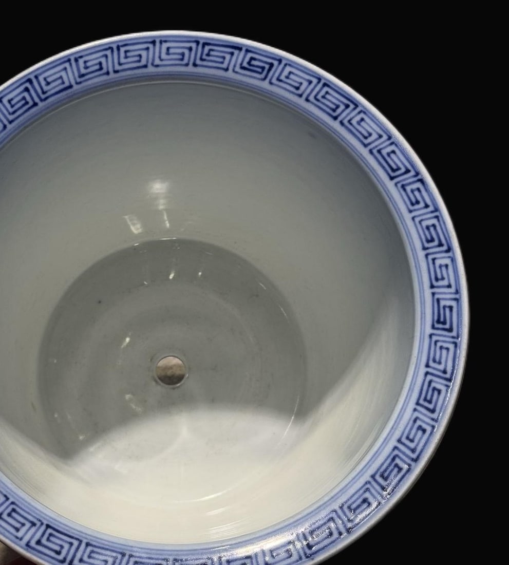 A Exquisite Blue and White Flower Pattern Basin - 5