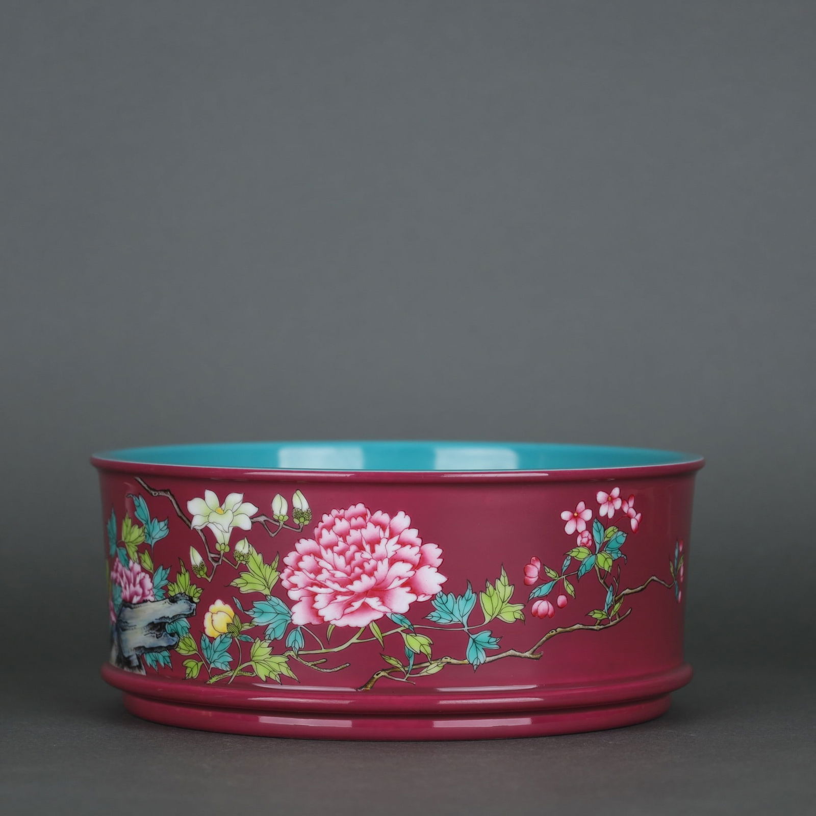 A Exquisite Ruby Red Ground Enamel Flower Pattern Brush Washer - 2