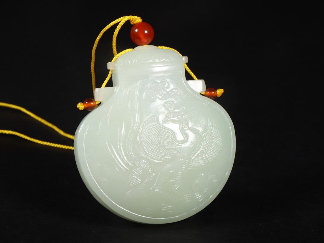 A Exquisite Hetian Jade Phoenix Pattern Incense Pouch - 2