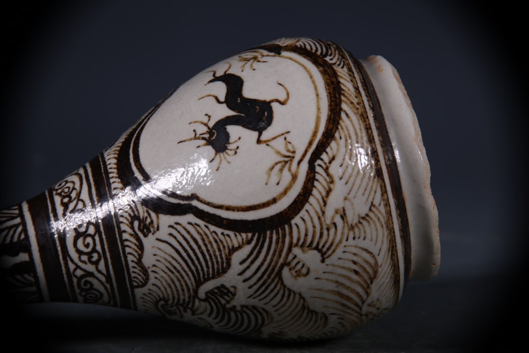 Ji zhou yao Deer Pattern Vase - 4