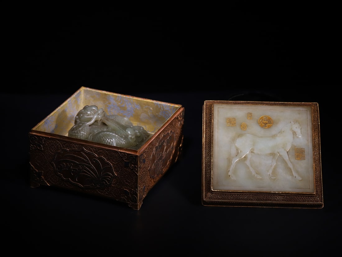 A Exquisite Hotan White Jade Dragon Seal (1 of 9)