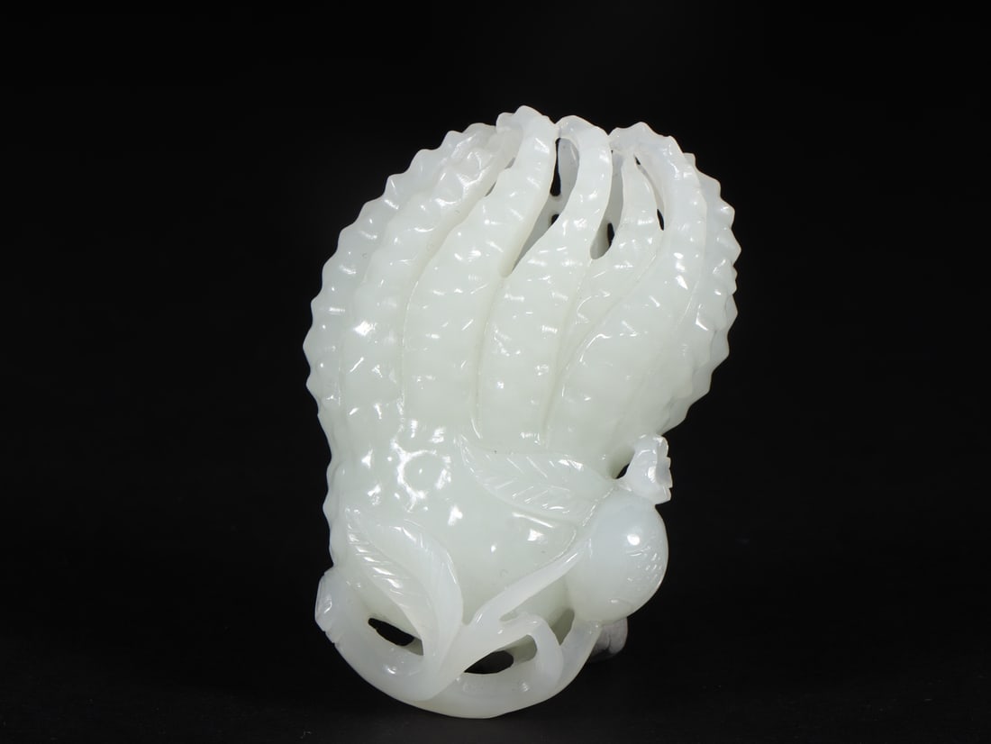A Exquisite Hetian Jade Buddha's Hand Ornament (1 of 9)