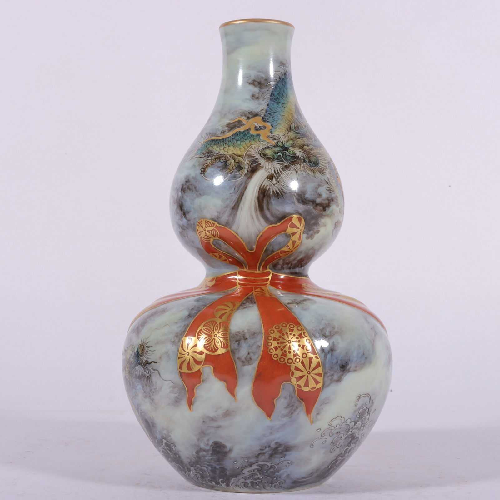 An Exquisite Famille-Rose Painted Gold Dragon Pattern Gourd Vase (1 of 8)