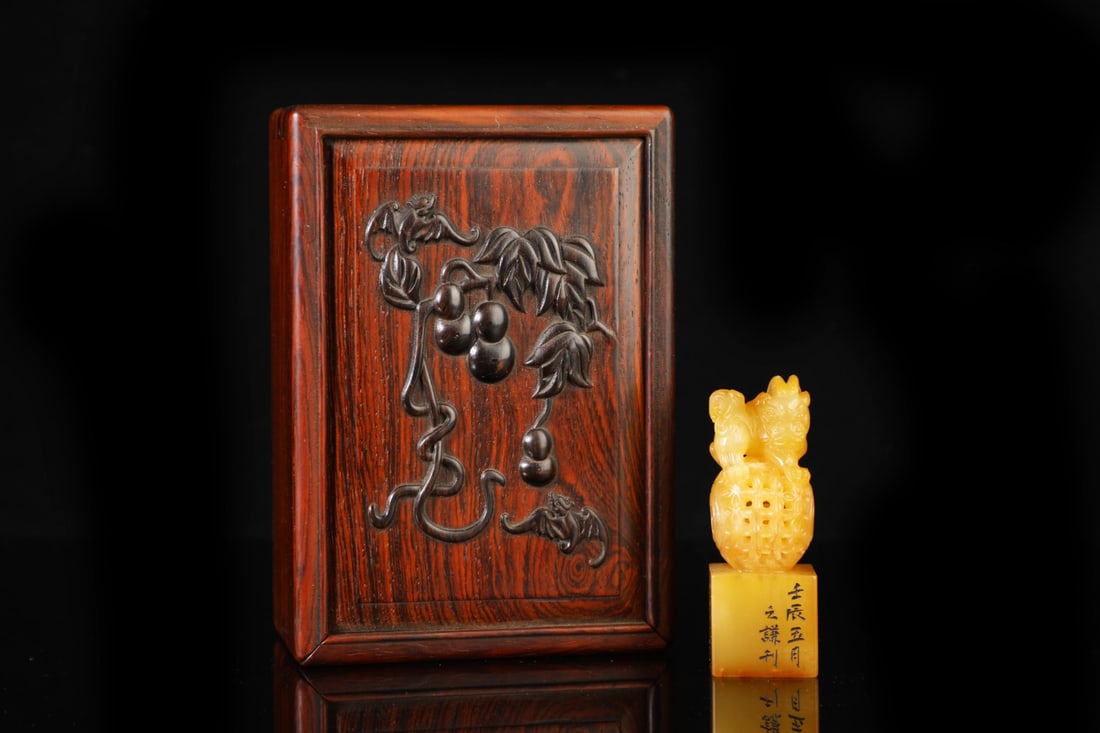 An Exquisite Tianhuang Stone Auspicious Beast Pattern Seal: An Exquisite Tianhuang Stone Auspicious Beast Pattern Seal,Qing Dynasty, China,Size:3inx1in,Weight:90g 