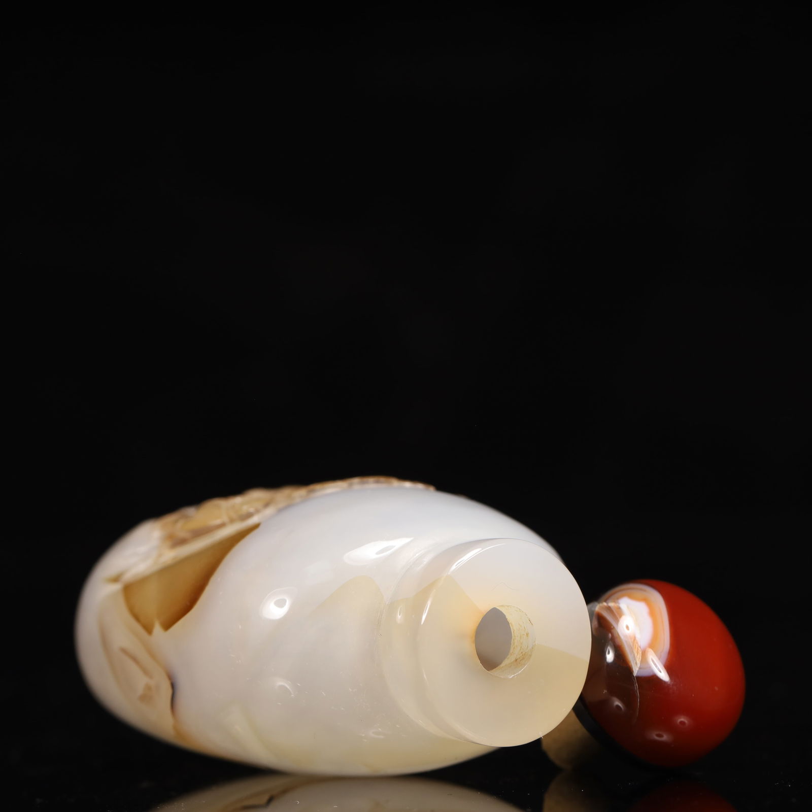 An Exquisite Agate Figure and Pine Pattern Snuff Bottle - 8