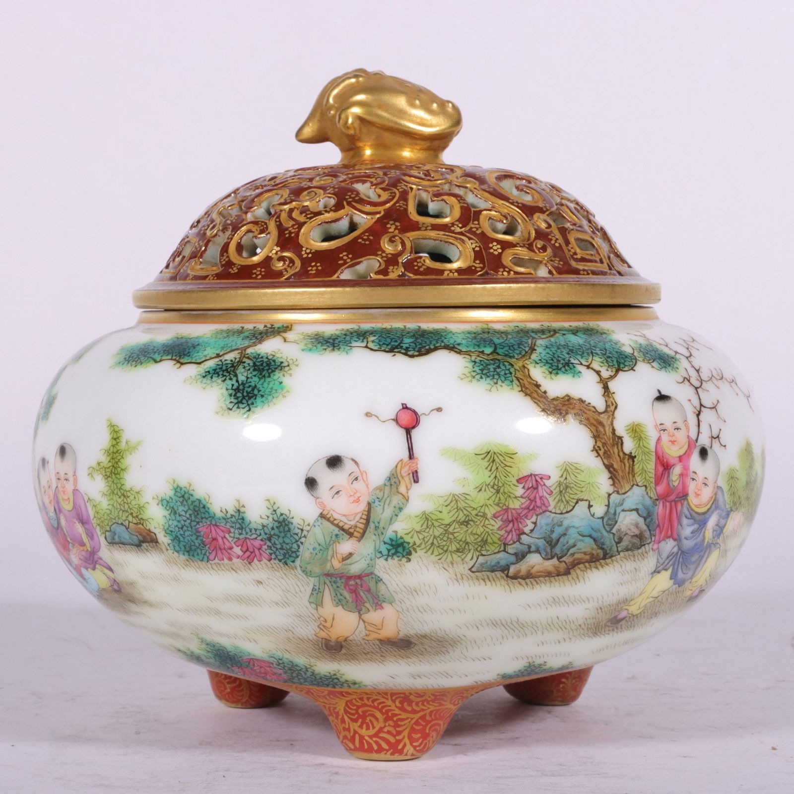 An Exquisite Enamel Painted Gold Character and Story Pattern Tripod Censer,With Poem: An Exquisite Enamel Painted Gold Character and Story Pattern Tripod Censer,With Poem,Qing Dynasty, China,Qianlong Four-character Mark,Size:4.8inx5.1in 