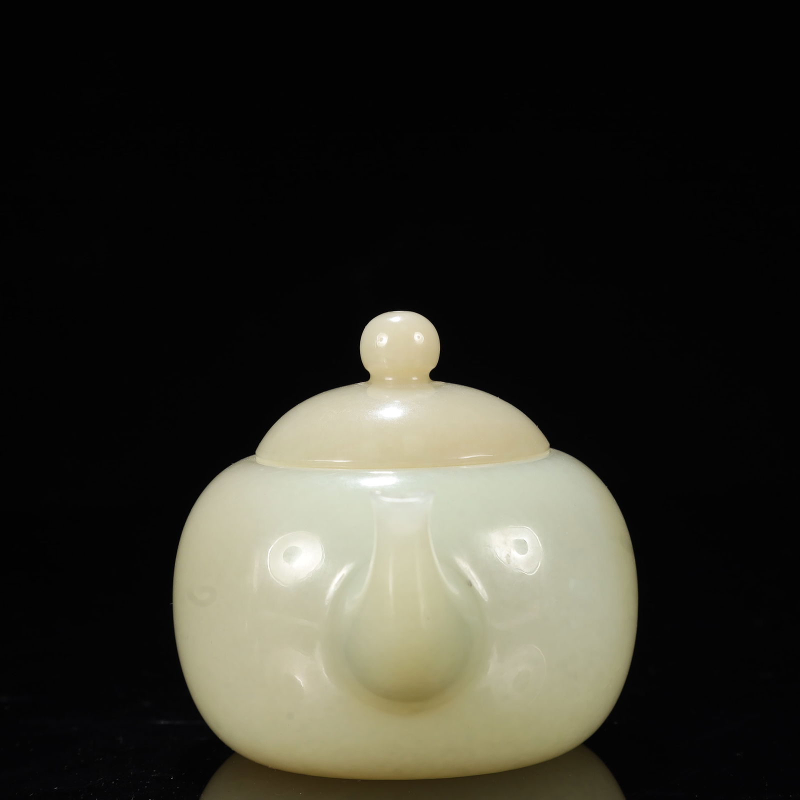An Exquisite Greenish Jade Teapot - 3