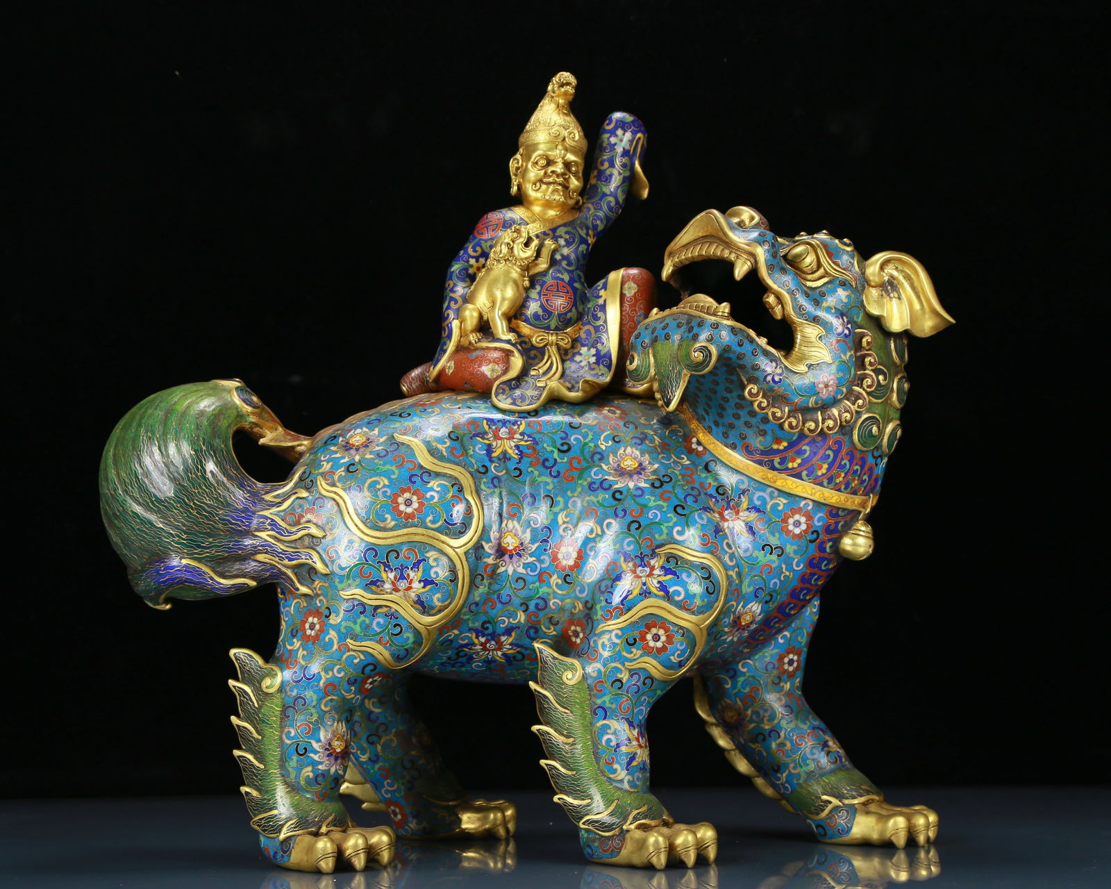 An exquisite cloisonné lion ornament (1 of 11)