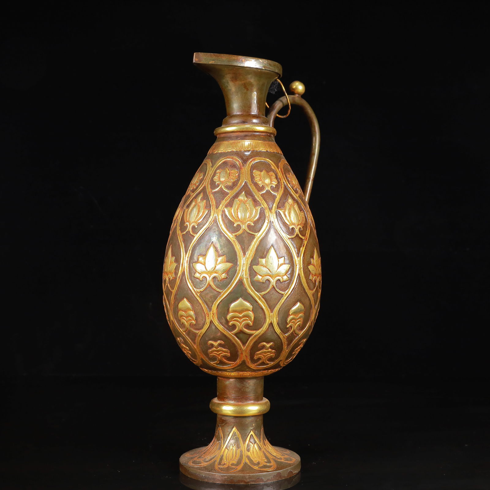 An Exquisite Gilt Silver Flower Pattern Ewer - 10