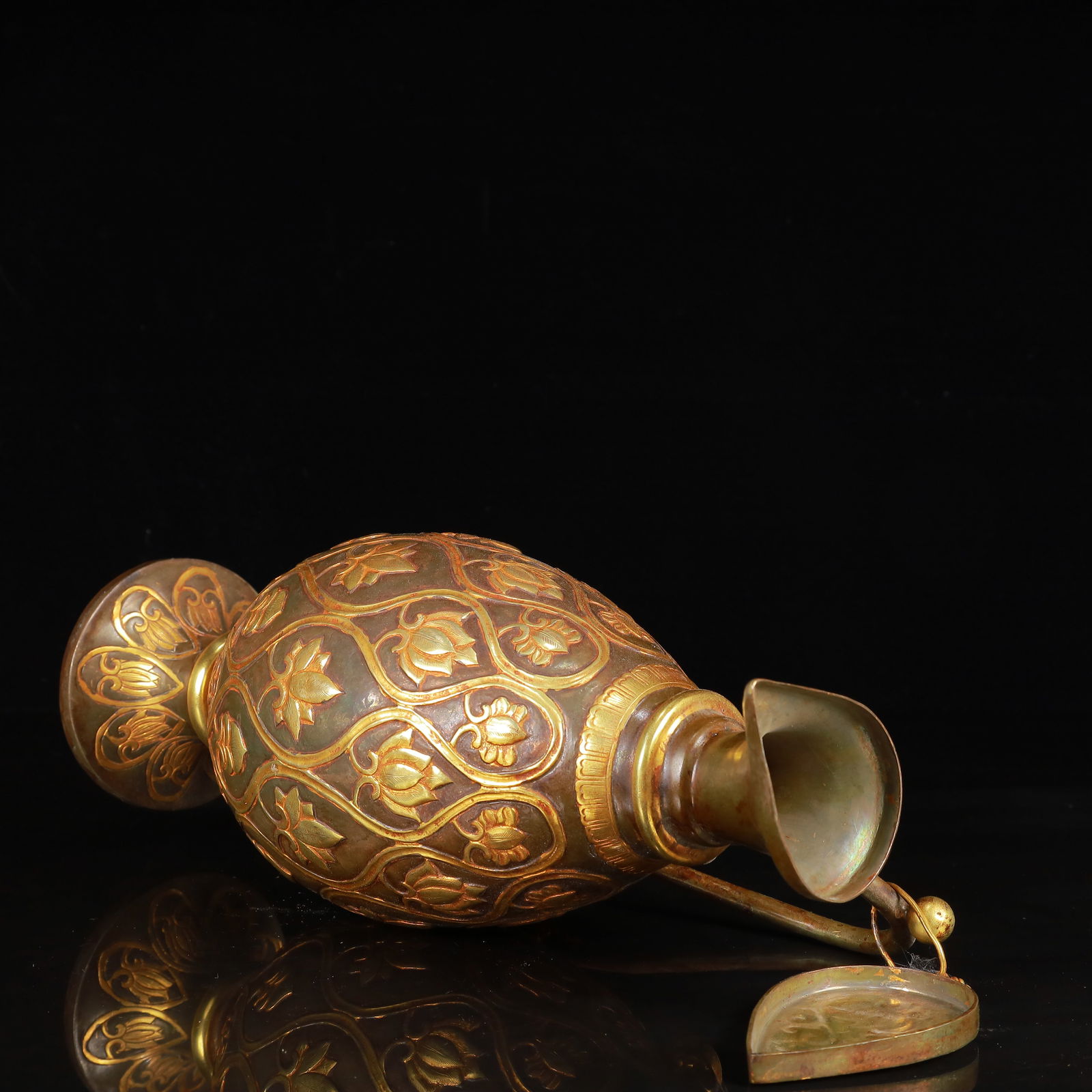 An Exquisite Gilt Silver Flower Pattern Ewer - 12