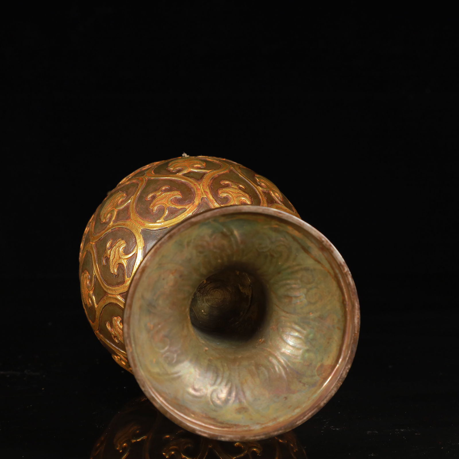 An Exquisite Gilt Silver Flower Pattern Ewer - 13