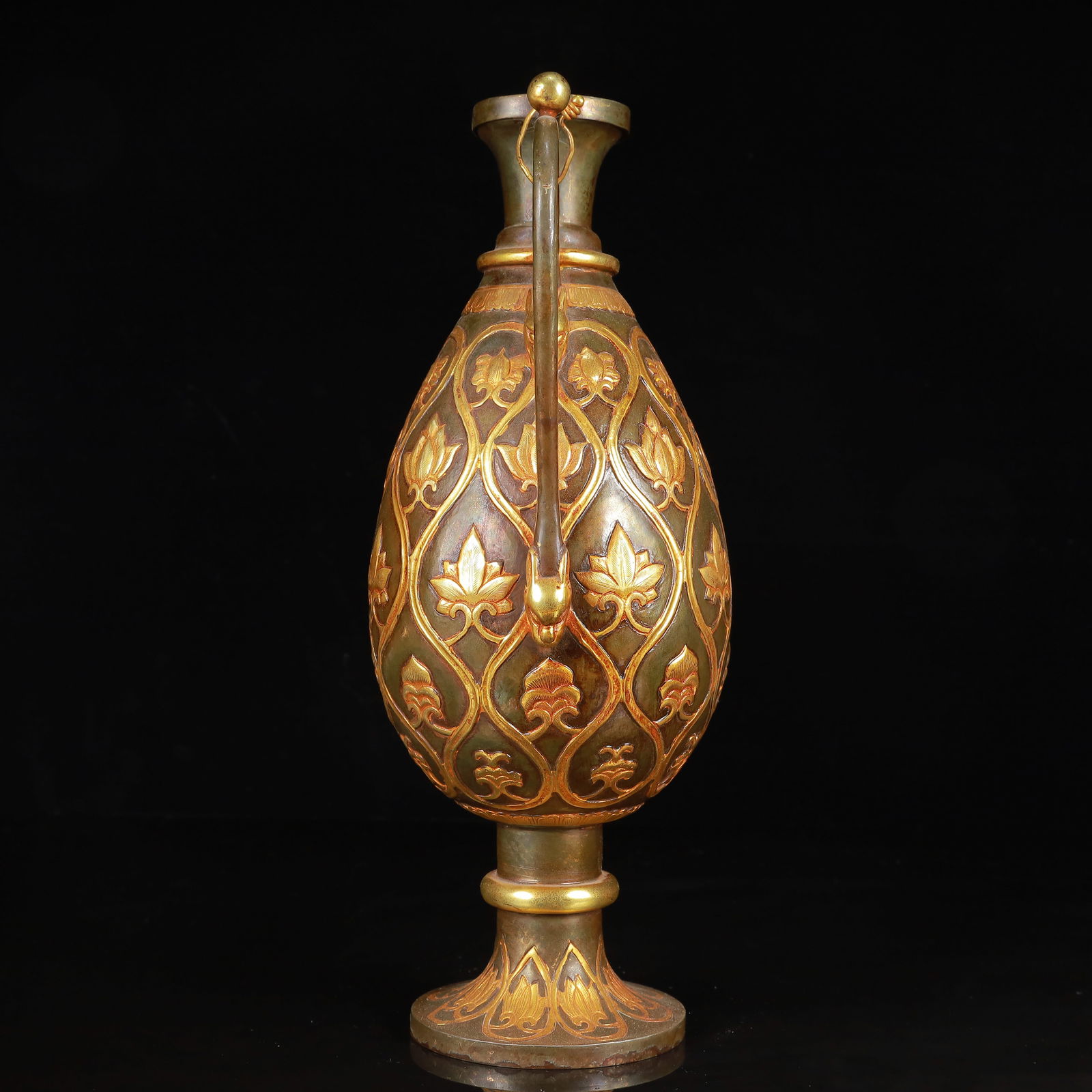 An Exquisite Gilt Silver Flower Pattern Ewer - 5