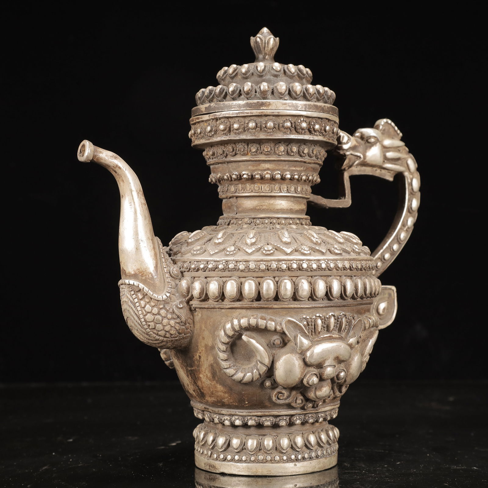 An Exquisite Silver Beast-Face Pattern Ewer - 6