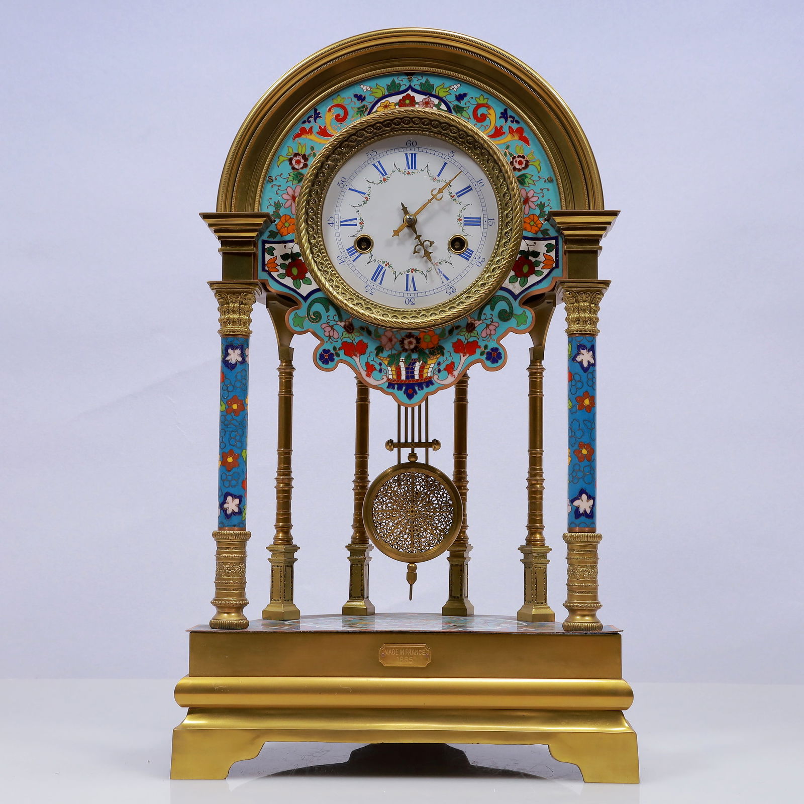 An Exquisite Cloisonne Flower Pattern Table Clock Ornament: An Exquisite Cloisonne Flower Pattern Table Clock Ornament,Qing Dynasty, China,Size:12.2inx7.5inx20.9in,Weight:8750g 
